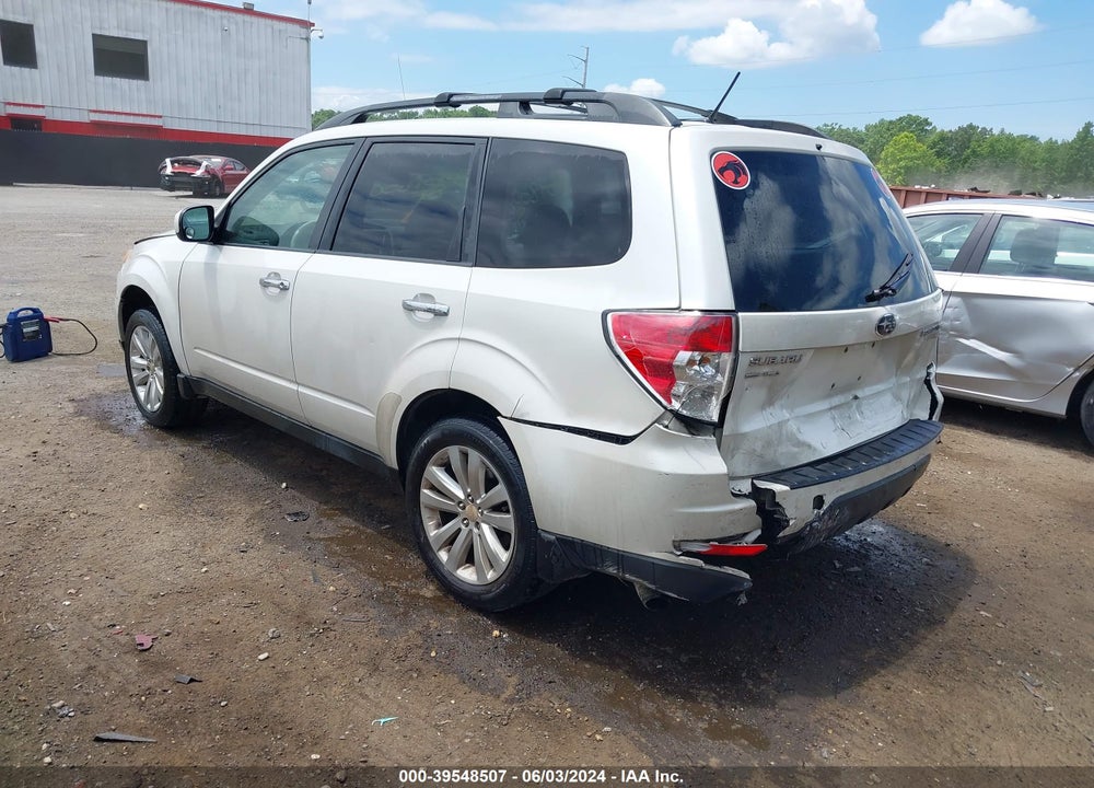 2011 SUBARU FORESTER 2.5X PREMIUM VIN: JF2SHADC0BH752539