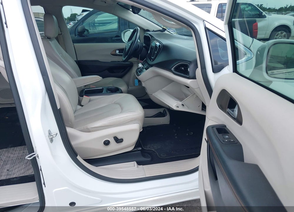 2017 CHRYSLER PACIFICA TOURING L PLUS VIN: 2C4RC1EG4HR538339
