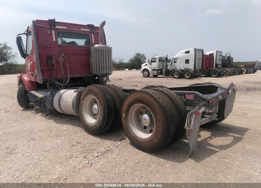 2015 VOLVO VN VNM VIN: 4V4MC9EG0FN180244