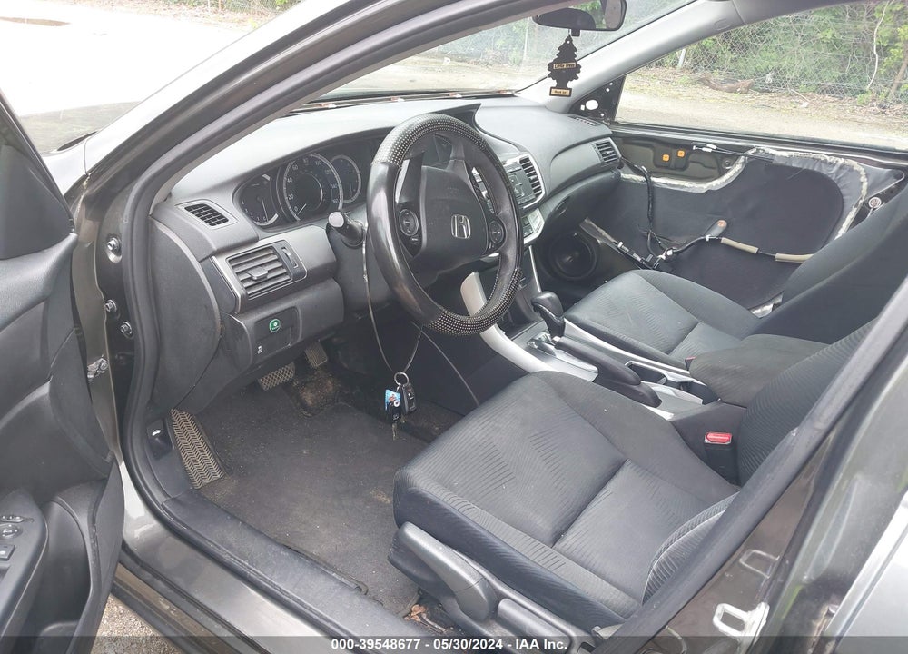 2015 HONDA ACCORD VIN: 1HGCR2F30FA002545