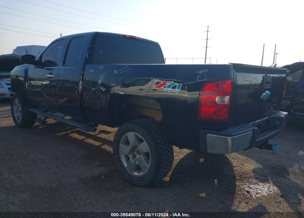 2007 CHEVROLET SILVERADO 1500 LT1 VIN: 1GCEK19047E502077