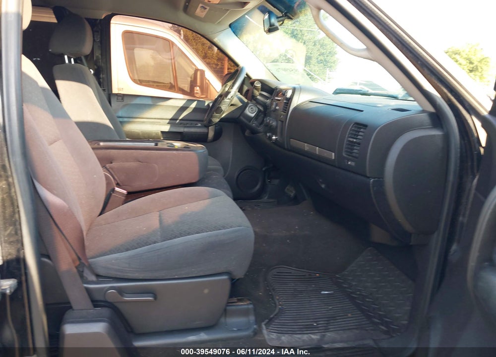 2007 CHEVROLET SILVERADO 1500 LT1 VIN: 1GCEK19047E502077