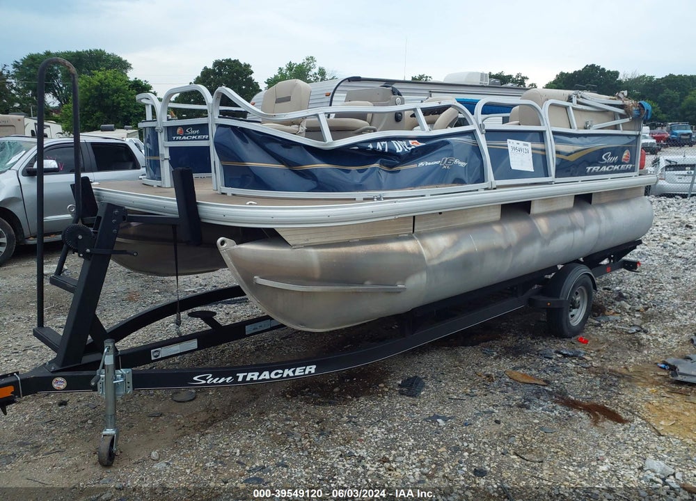 2020 BASS TRACKER CLASSIC AND TRAILER VIN: BUJ60969C020