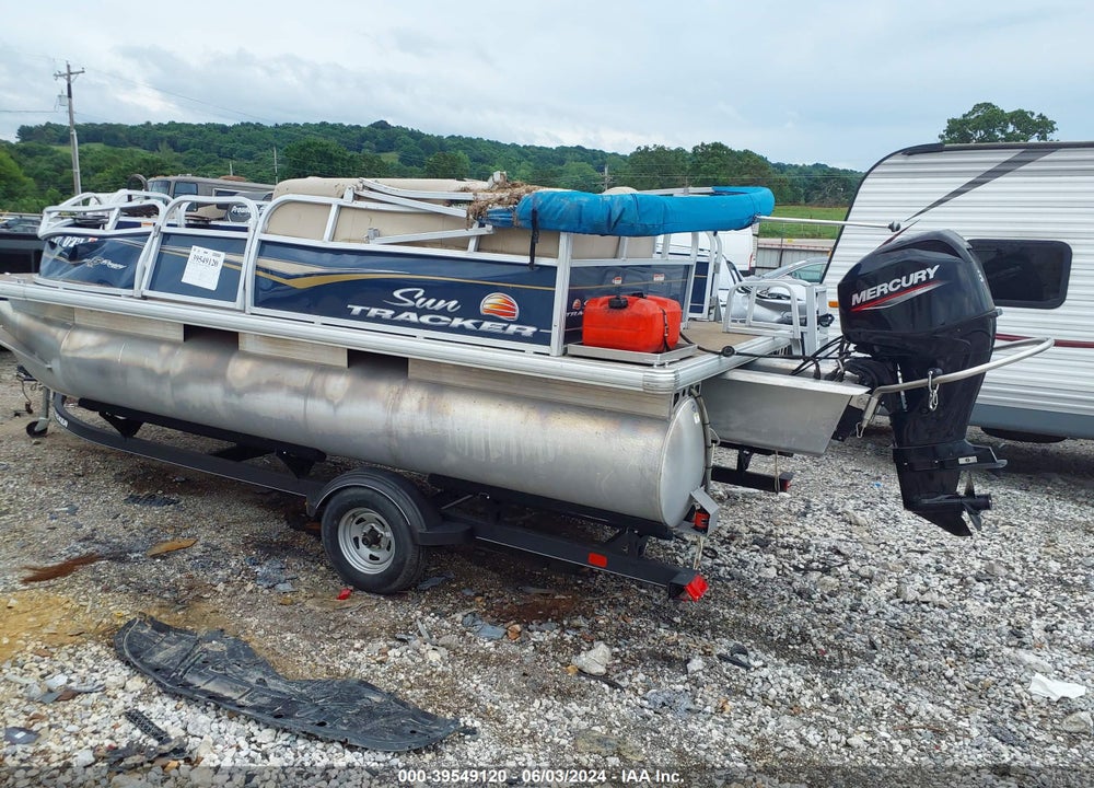2020 BASS TRACKER CLASSIC AND TRAILER VIN: BUJ60969C020