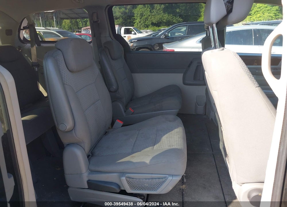 2010 CHRYSLER TOWN & COUNTRY VIN: 2A4RR5D1XAR375912