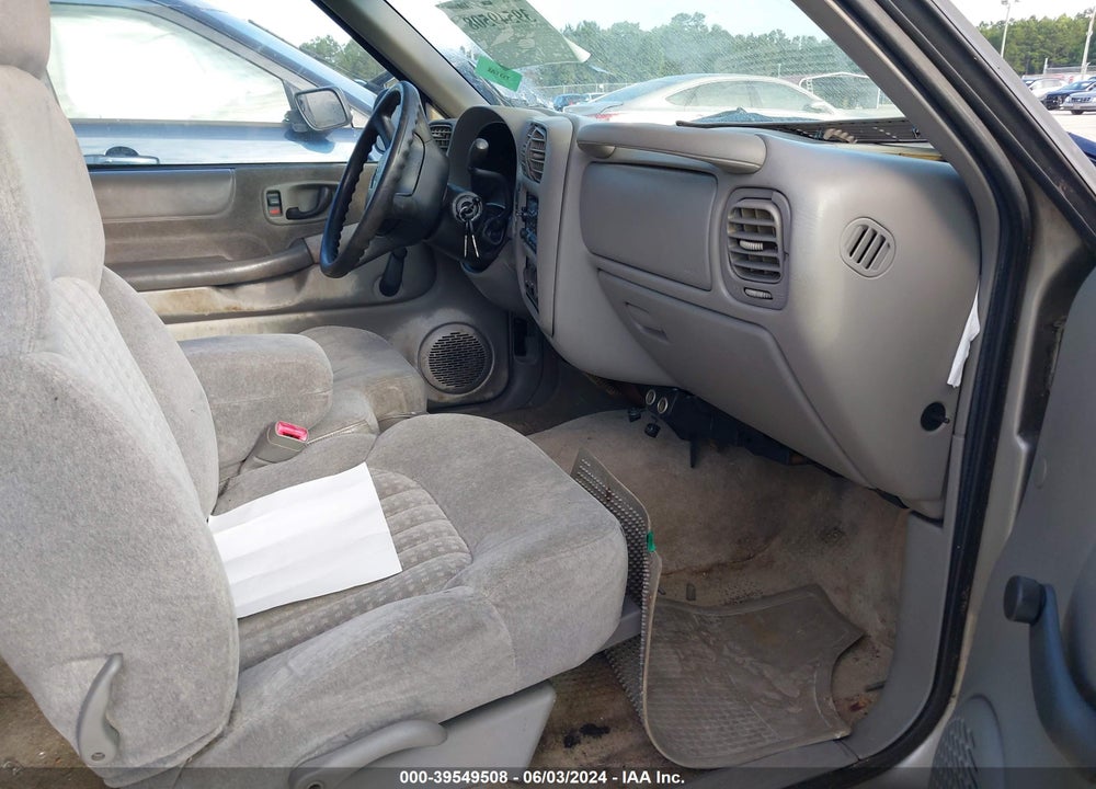 2000 CHEVROLET S-10 LS VIN: 1GCCS1956Y8310467