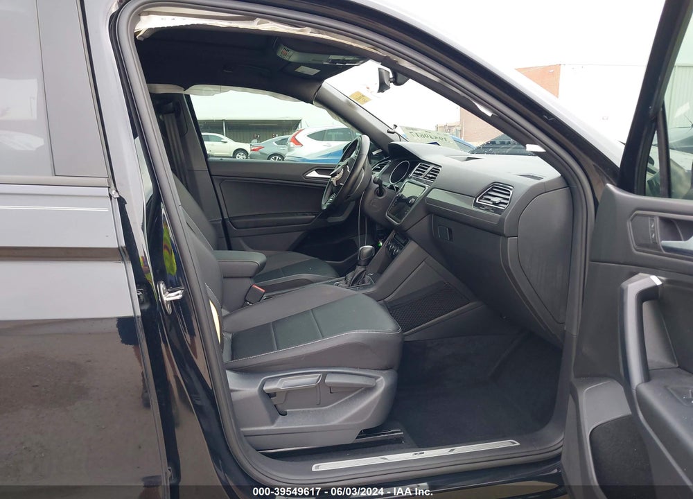 2021 VOLKSWAGEN TIGUAN VIN: 3VV3B7AX3MM015270