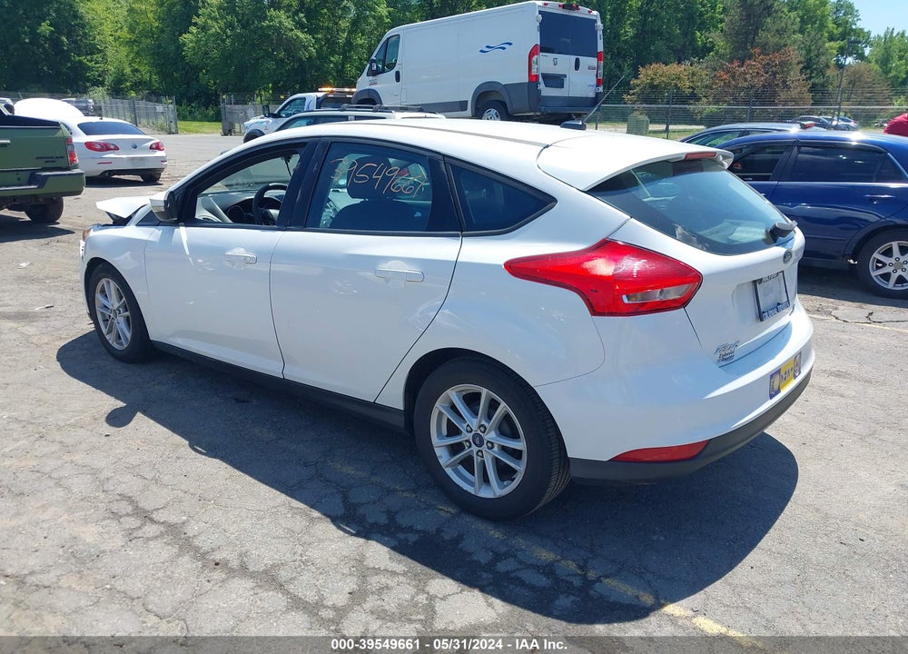 2015 FORD FOCUS SE VIN: 1FADP3K28FL223574