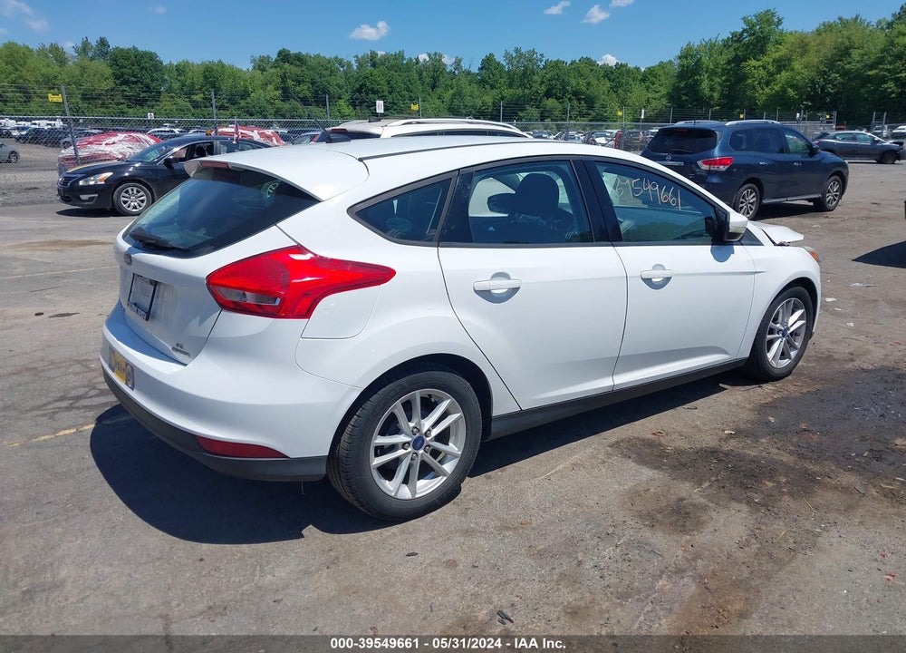 2015 FORD FOCUS SE VIN: 1FADP3K28FL223574