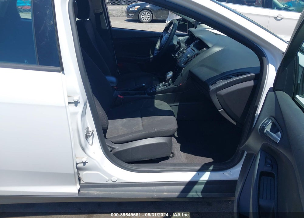 2015 FORD FOCUS SE VIN: 1FADP3K28FL223574