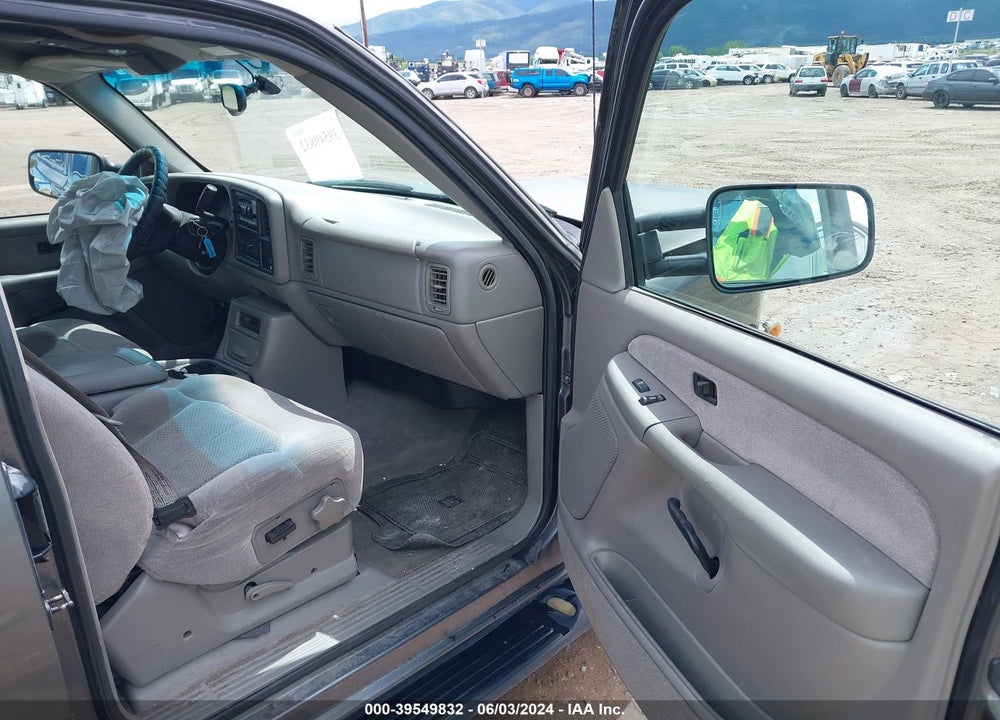 2000 CHEVROLET SILVERADO 1500 LS VIN: 1GCEC19T4YE337673