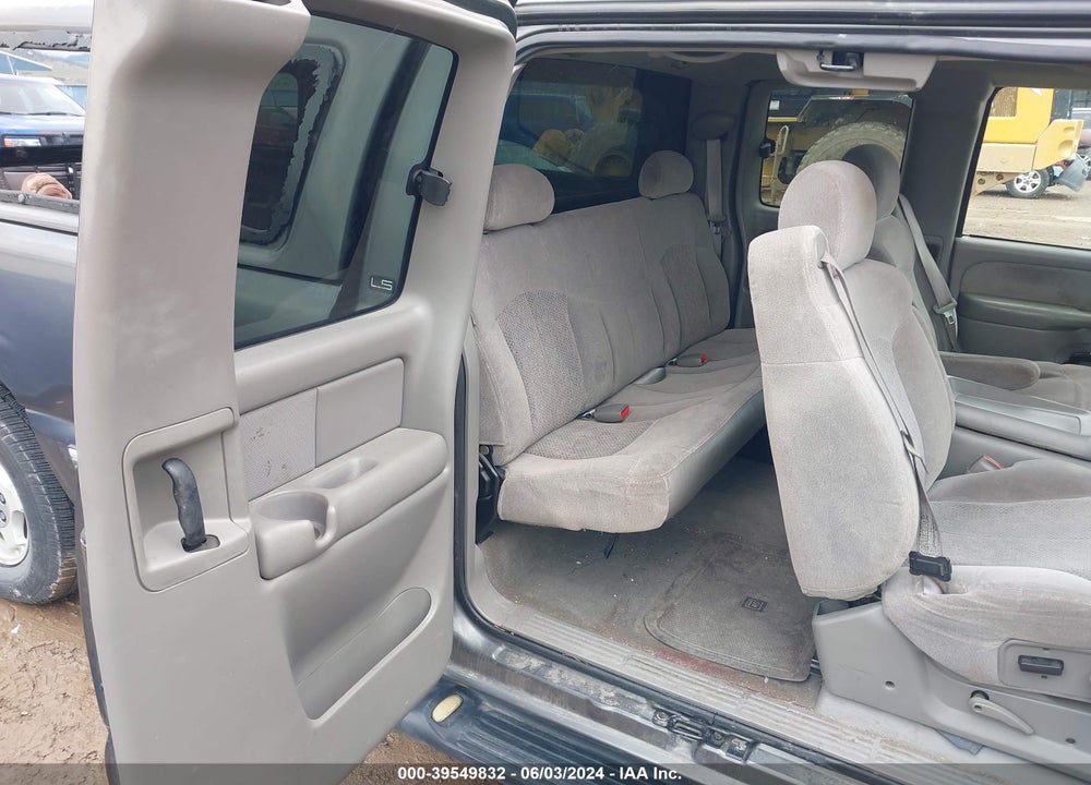 2000 CHEVROLET SILVERADO 1500 LS VIN: 1GCEC19T4YE337673