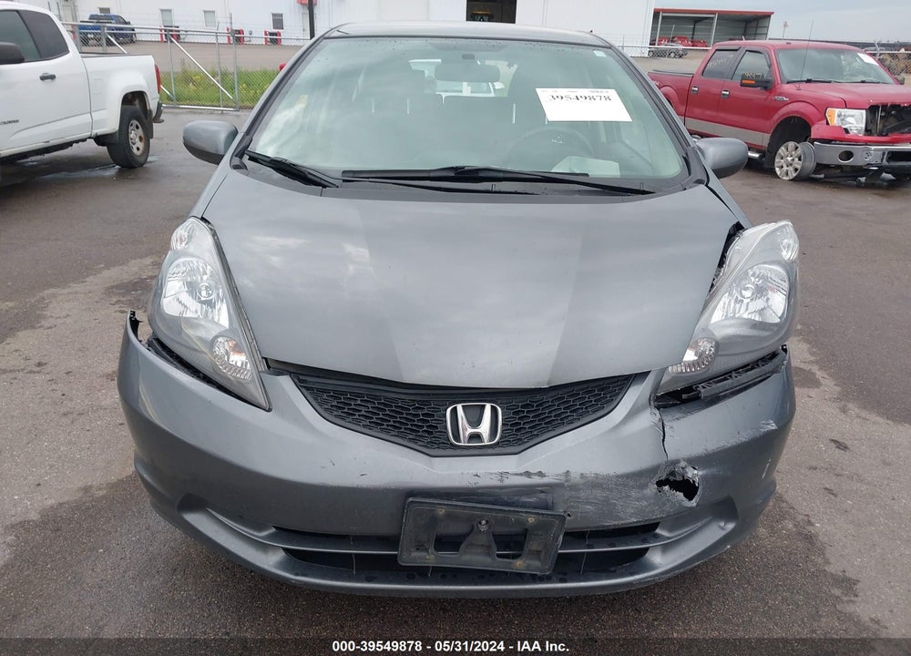 2013 HONDA FIT VIN: JHMGE8H34DC027380