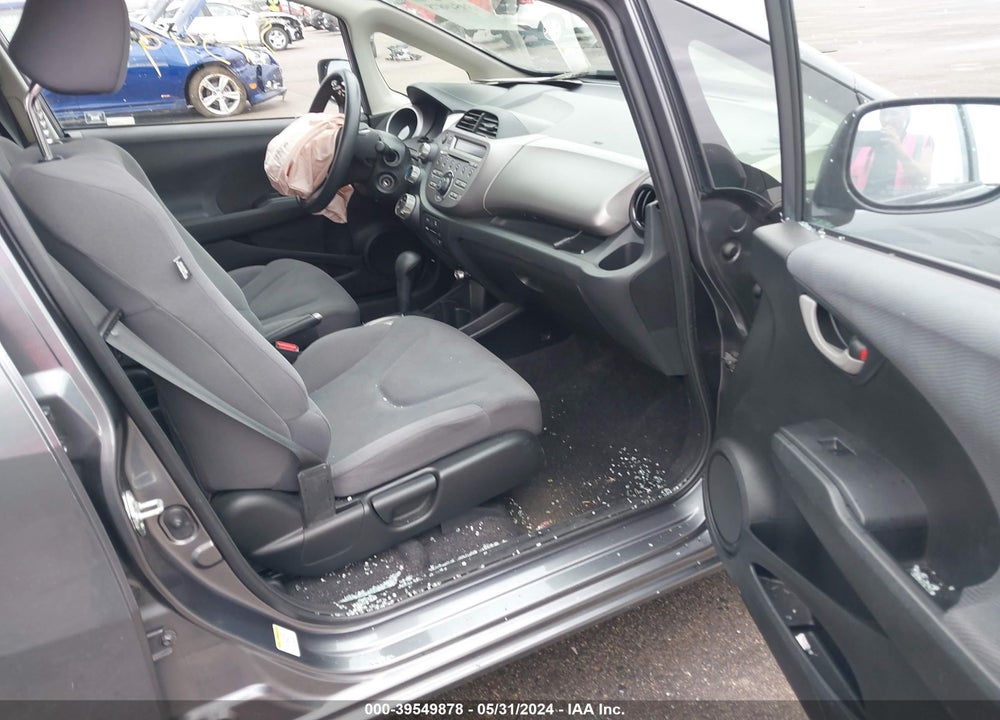 2013 HONDA FIT VIN: JHMGE8H34DC027380