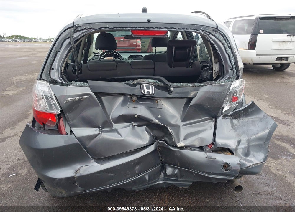 2013 HONDA FIT VIN: JHMGE8H34DC027380