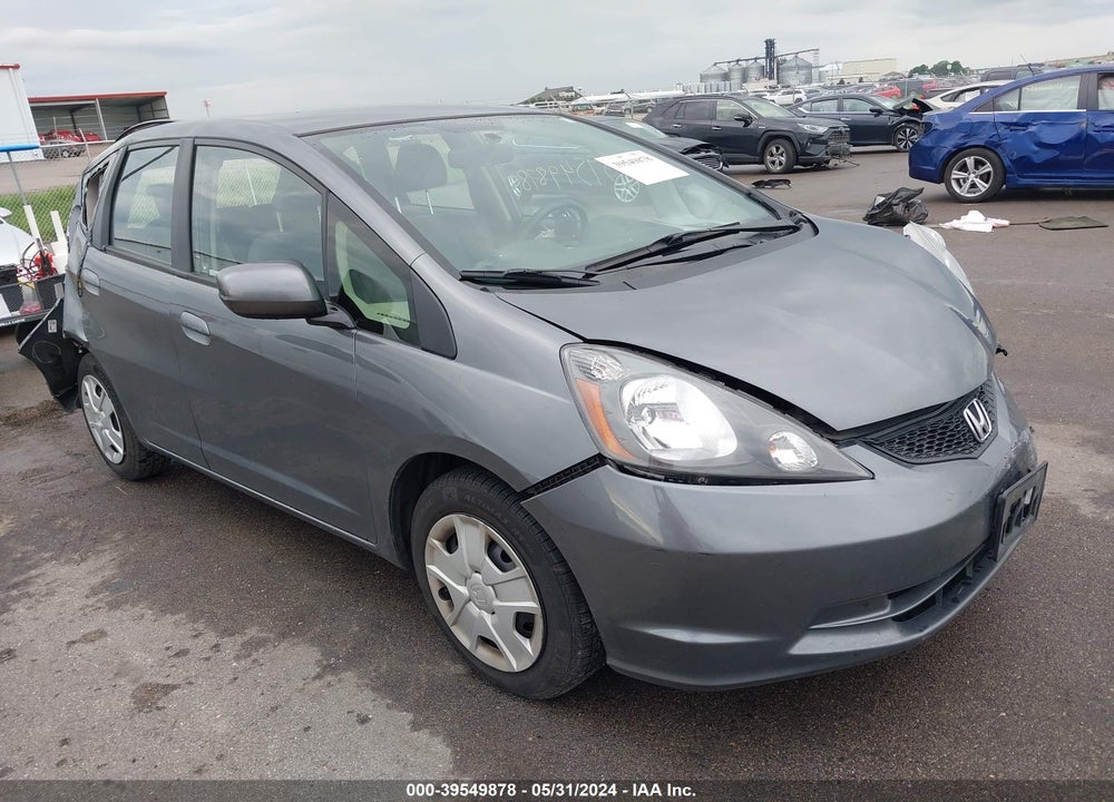 2013 HONDA FIT VIN: JHMGE8H34DC027380