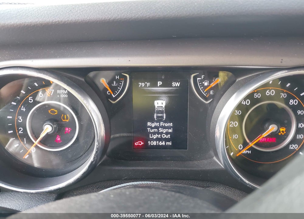2018 JEEP WRANGLER UNLIMITED SPORT 4X4 VIN: 1C4HJXDG8JW137363