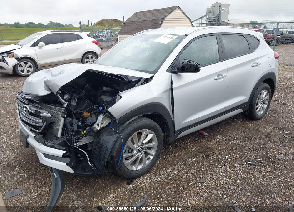 2017 HYUNDAI TUCSON SE VIN: KM8J33A44HU566967
