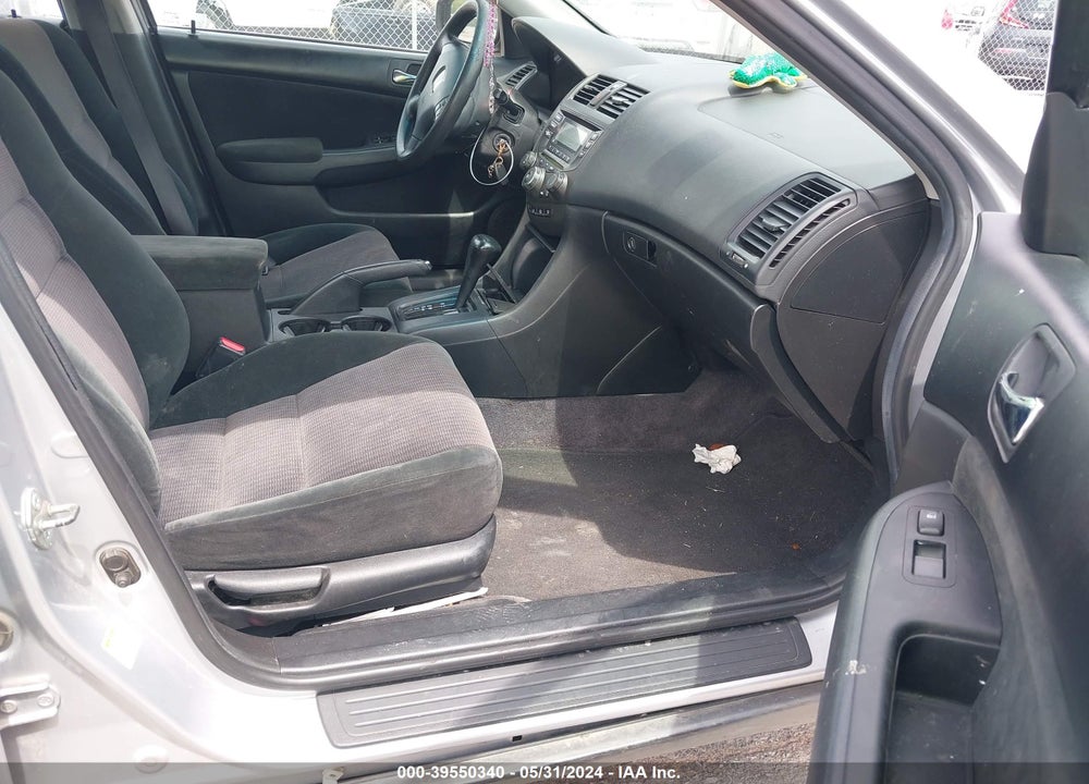 2005 HONDA ACCORD 2.4 LX VIN: 1HGCM56445A074551