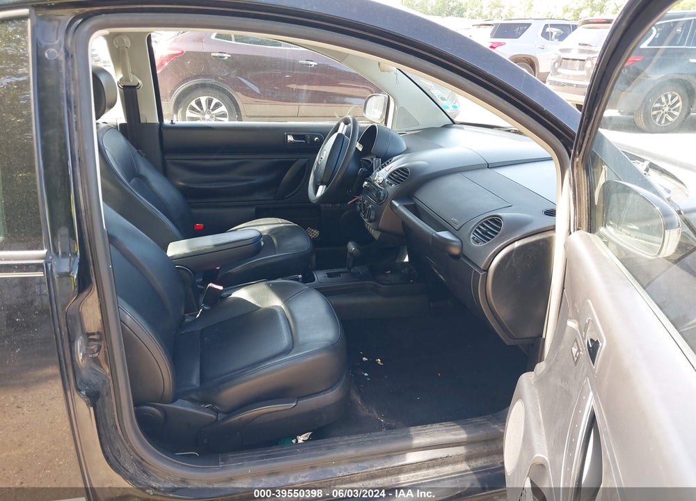 2010 VOLKSWAGEN NEW BEETLE 2.5L FINAL EDITION VIN: 3VWPW3AG5AM021108