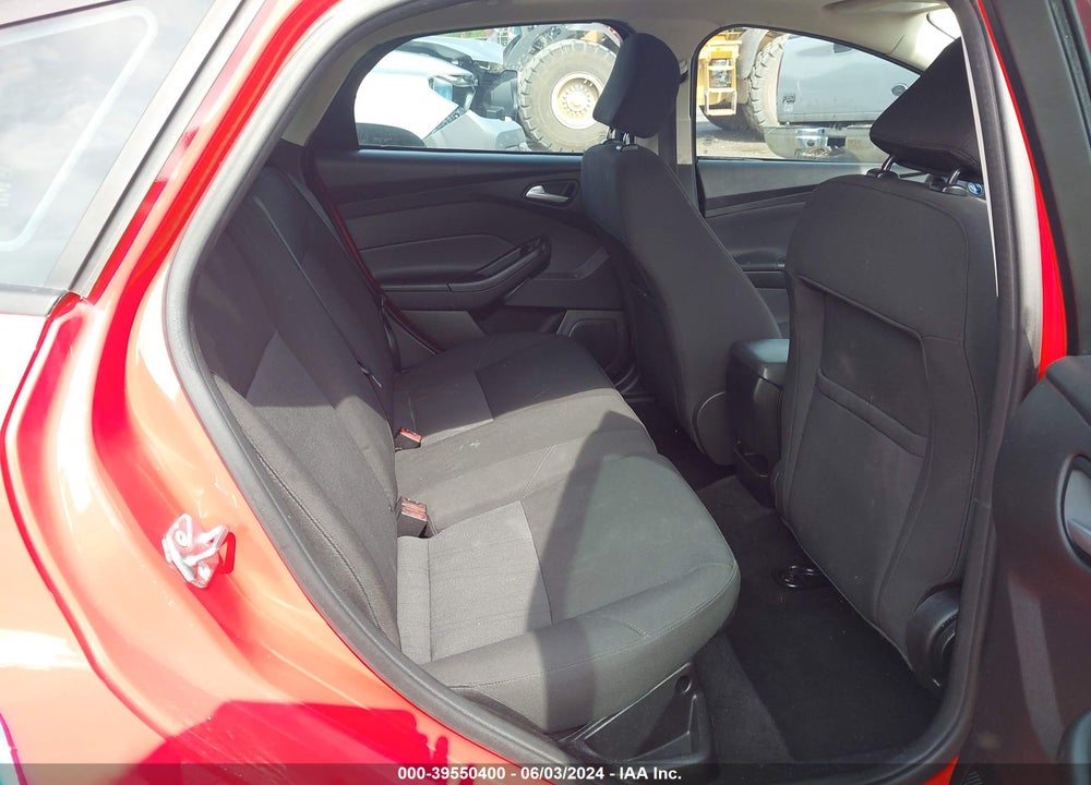 2015 FORD FOCUS SE VIN: 1FADP3K2XFL298227