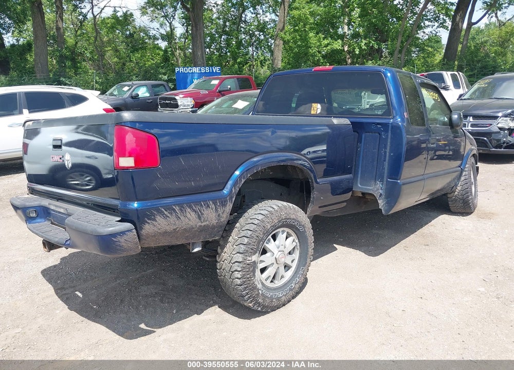 2003 GMC SONOMA SLS VIN: 1GTCT19X638172484