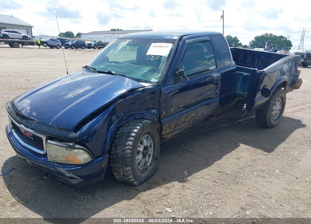 2003 GMC SONOMA SLS VIN: 1GTCT19X638172484