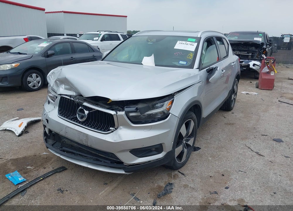 2019 VOLVO XC40 T5 MOMENTUM VIN: YV4162UK6K2140150