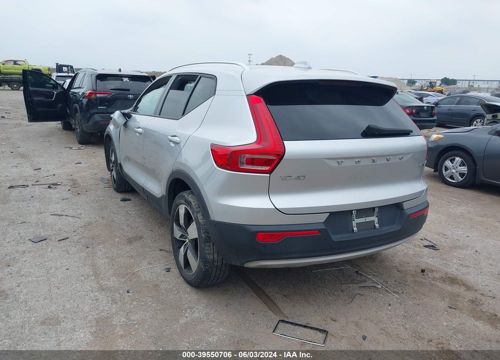 2019 VOLVO XC40 T5 MOMENTUM VIN: YV4162UK6K2140150