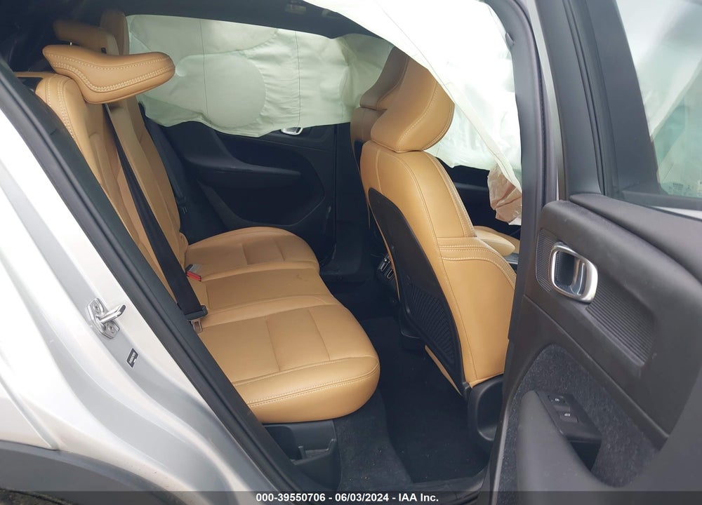 2019 VOLVO XC40 T5 MOMENTUM VIN: YV4162UK6K2140150