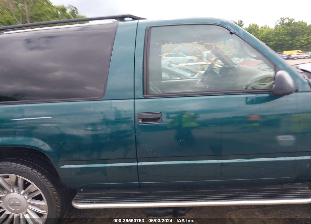 1995 CHEVROLET TAHOE K1500 VIN: 1GNEK18K8SJ356650