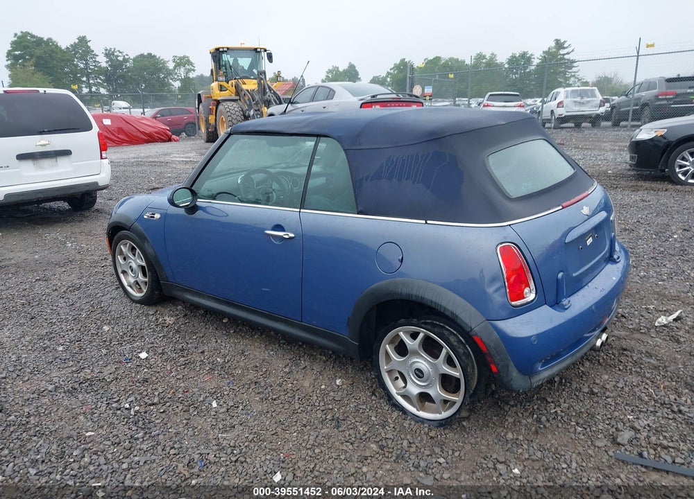 2007 MINI COOPER S VIN: WMWRH335X7TJ44590