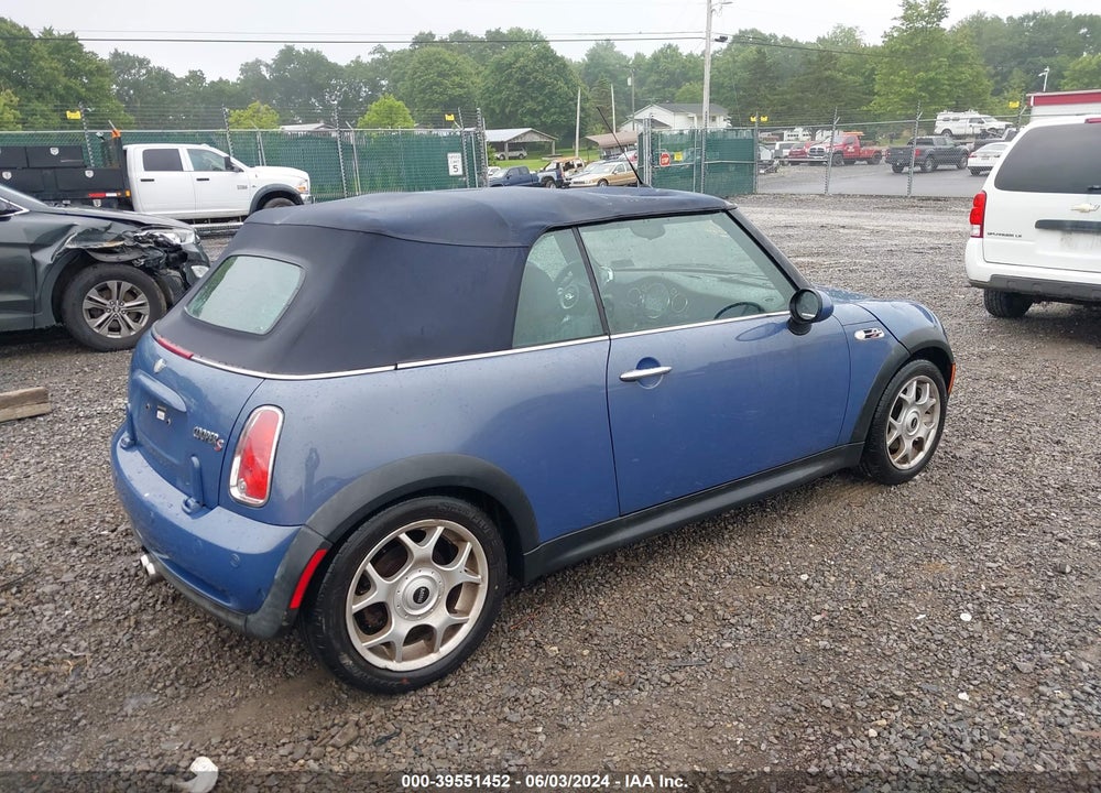 2007 MINI COOPER S VIN: WMWRH335X7TJ44590