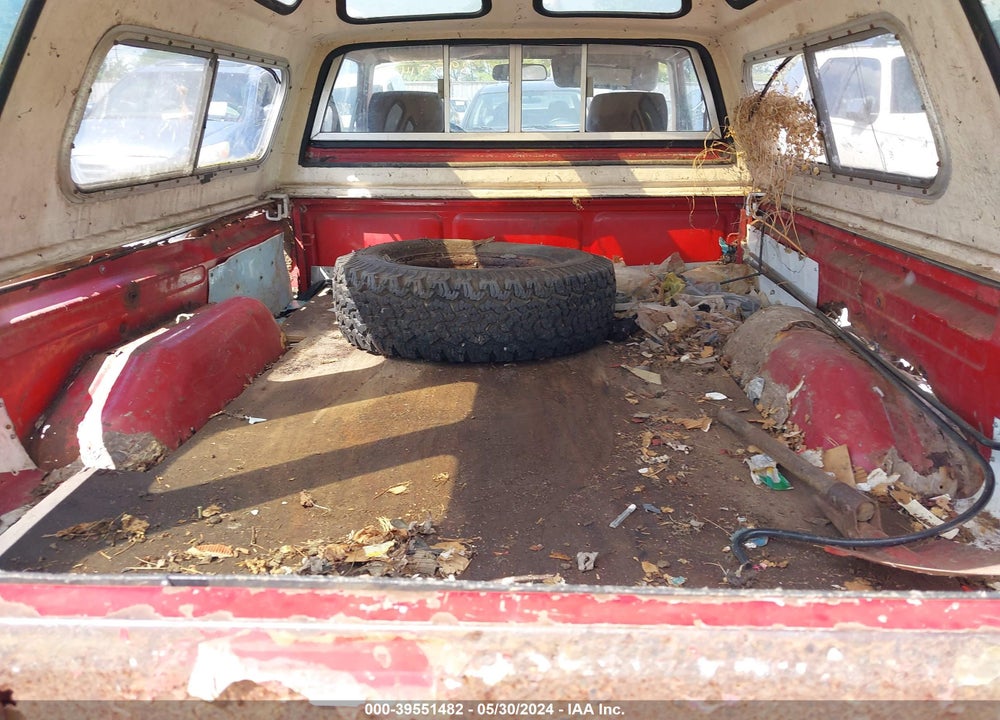 1986 TOYOTA PICKUP RN64 DLX VIN: JT4RN64PXG0008636