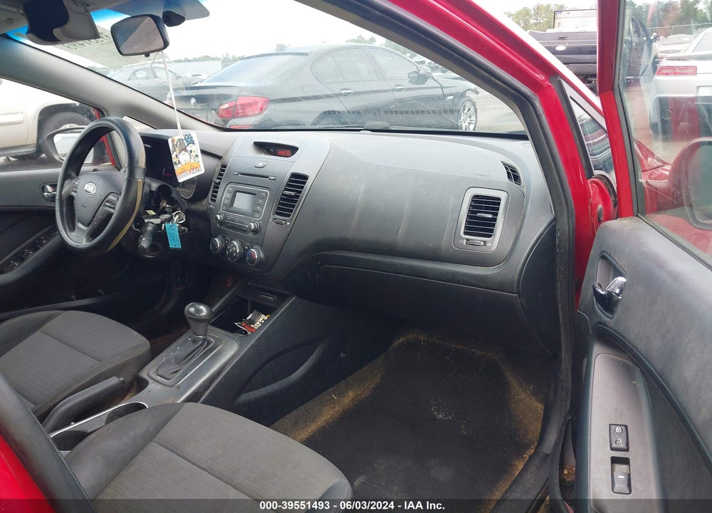 2015 KIA FORTE LX VIN: KNAFX4A60F5332013