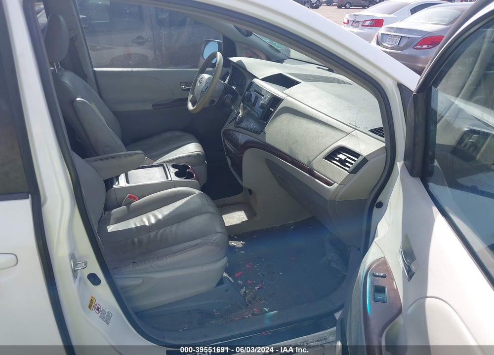 2011 TOYOTA SIENNA XLE V6 VIN: 5TDYK3DC0BS042235