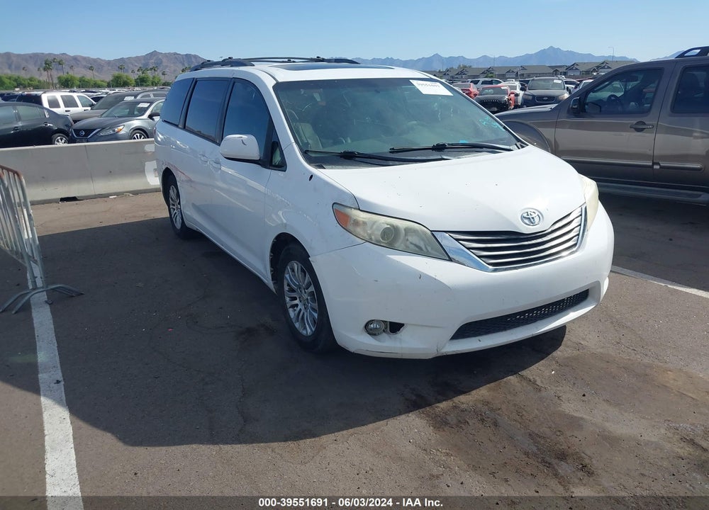 2011 TOYOTA SIENNA XLE V6 VIN: 5TDYK3DC0BS042235