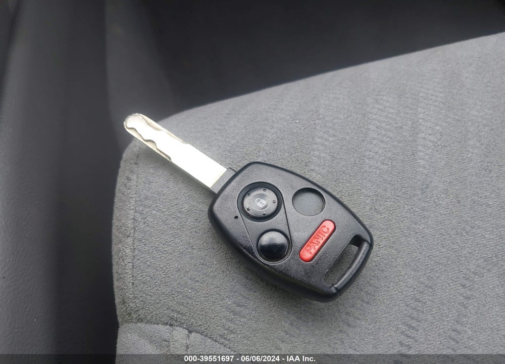 2011 HONDA CIVIC LX VIN: 2HGFG1B66BH511855