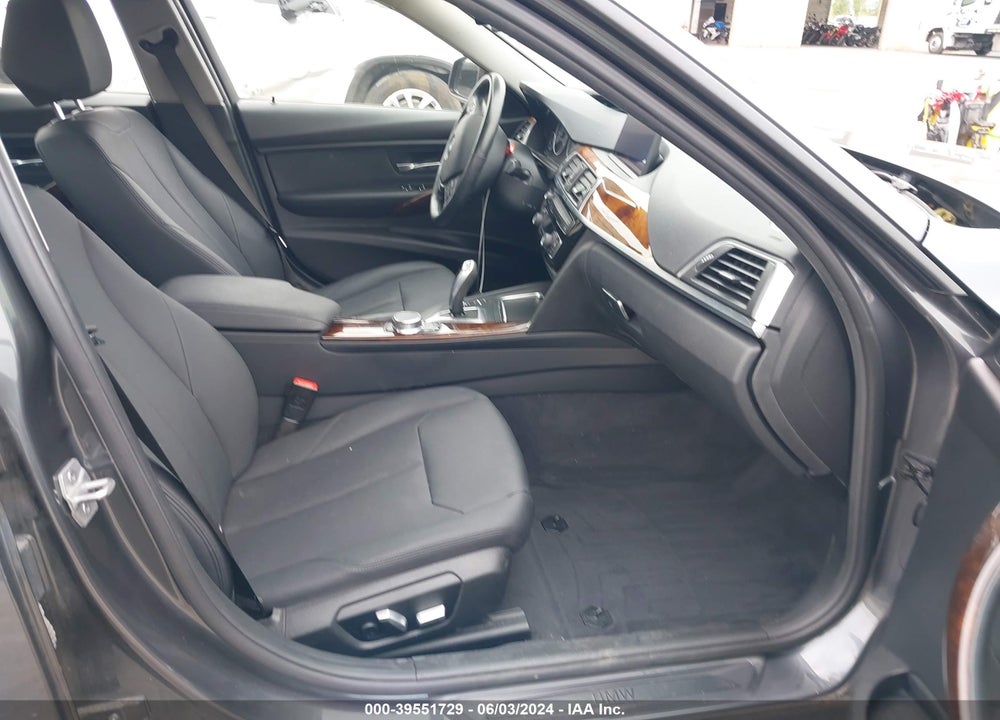 2018 BMW 320I XDRIVE VIN: WBA8E5G55JNU47864