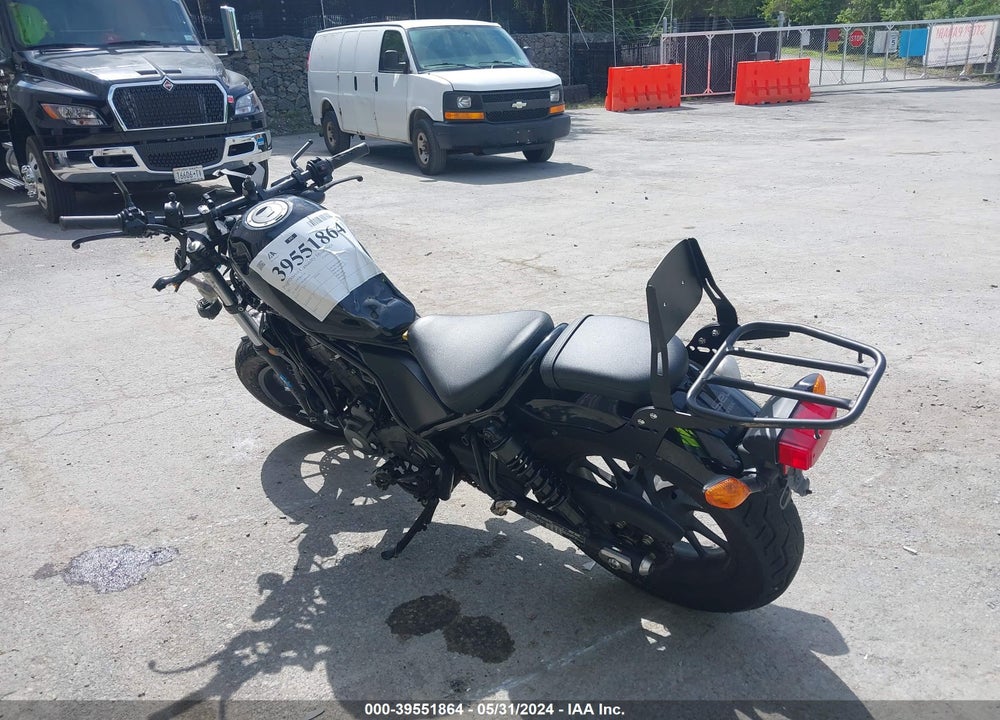 2017 HONDA CMX300 A VIN: MLHNC5354H5000449