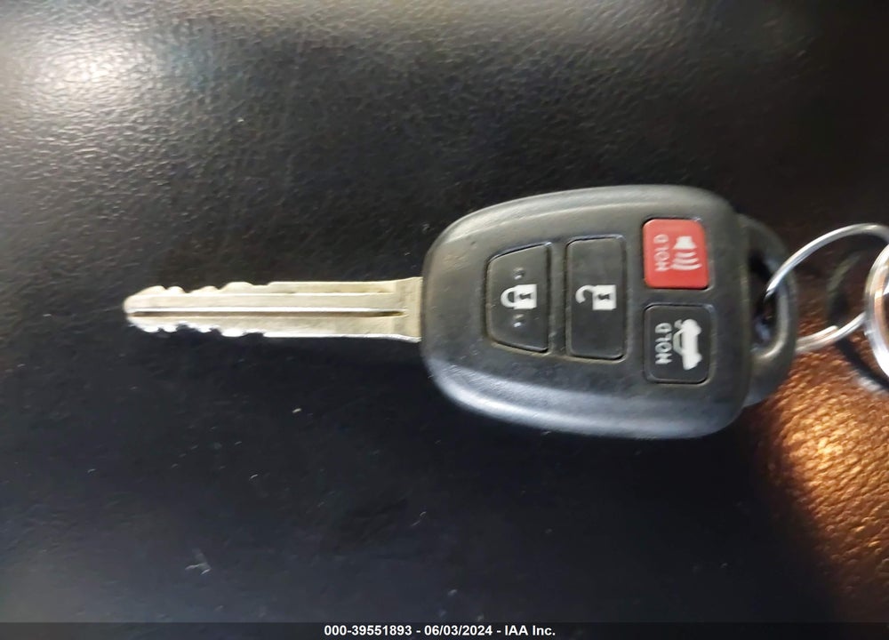 2016 TOYOTA CAMRY SE VIN: 4T1BF1FK7GU185300