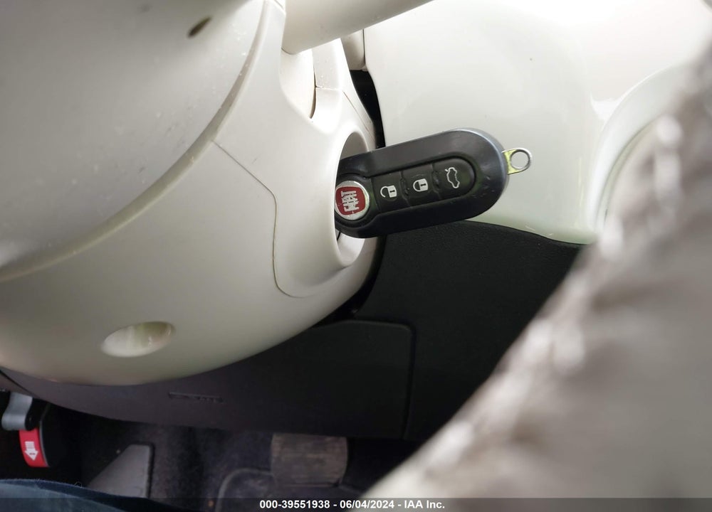 2015 FIAT 500 POP VIN: 3C3CFFAR0FT541660