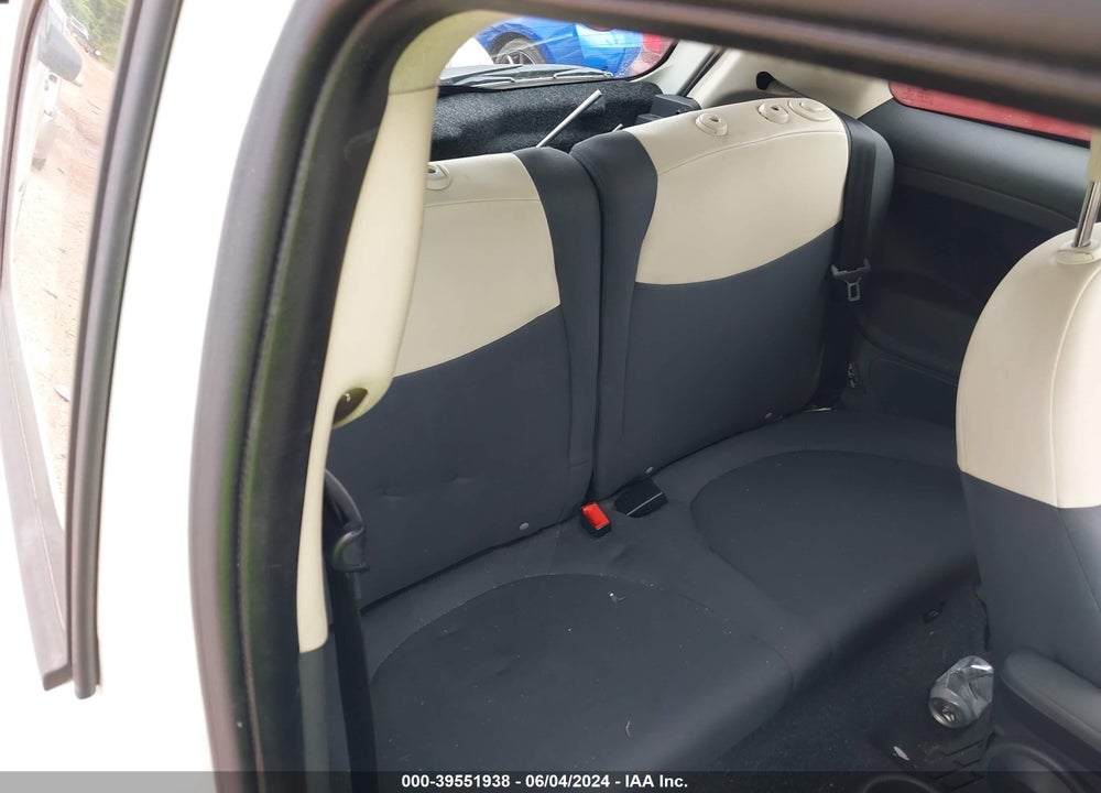 2015 FIAT 500 POP VIN: 3C3CFFAR0FT541660
