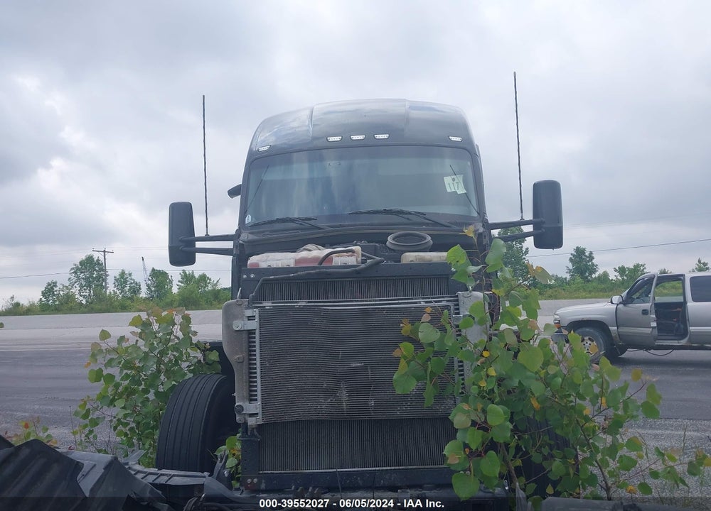 2019 KENWORTH T680 VIN: 1XKYD49X2KJ242286