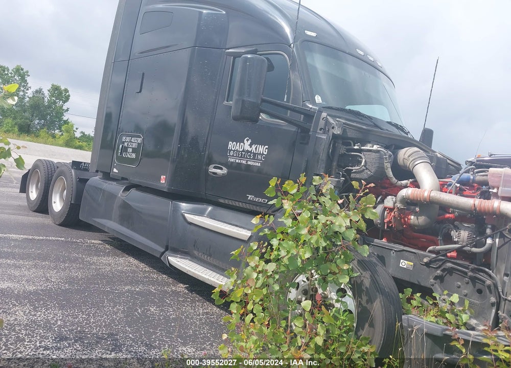 2019 KENWORTH T680 VIN: 1XKYD49X2KJ242286