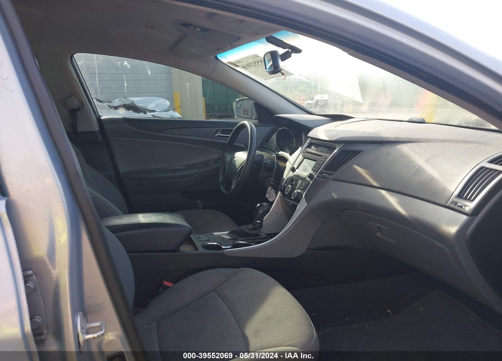 2014 HYUNDAI SONATA VIN: 5NPEB4AC3EH826691