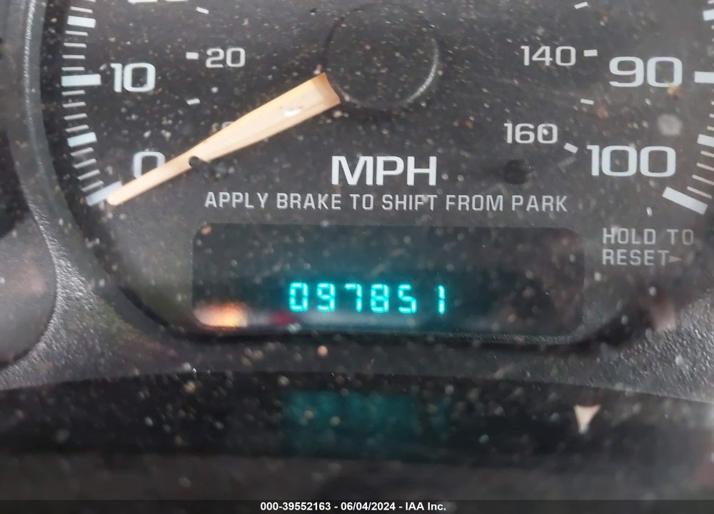 2002 CHEVROLET TAHOE LT VIN: 1GNEK13Z22J155587