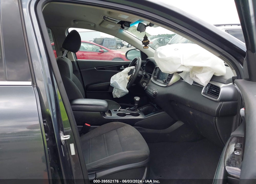 2020 KIA SORENTO 3.3L LX VIN: 5XYPG4A56LG680707
