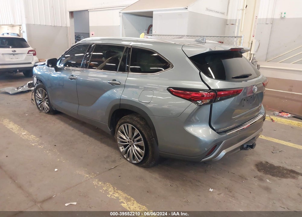 2022 TOYOTA HIGHLANDER PLATINUM VIN: 5TDFZRBHXNS182740