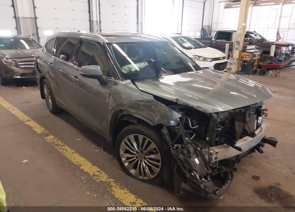 2022 TOYOTA HIGHLANDER PLATINUM VIN: 5TDFZRBHXNS182740